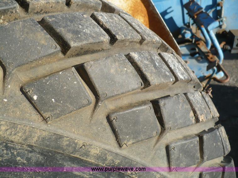 image for item 6076 1984 Ford 1710 4WD tractor