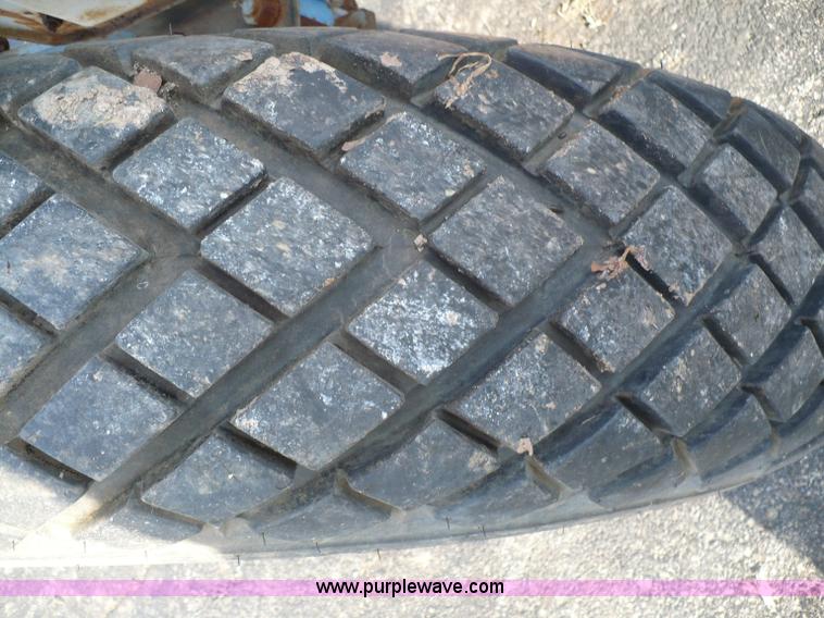 image for item 6076 1984 Ford 1710 4WD tractor