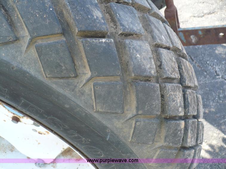 image for item 6076 1984 Ford 1710 4WD tractor