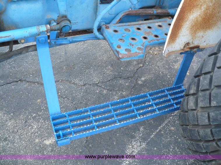 image for item 6076 1984 Ford 1710 4WD tractor
