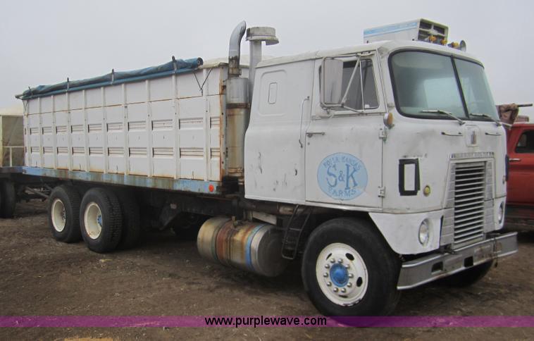 image for item 6344 1966 International CO 400 dump truck