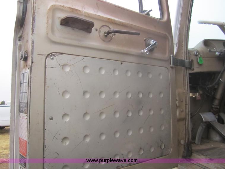 image for item 6344 1966 International CO 400 dump truck