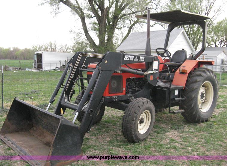 image for item 8114 Zetor 4320 tractor with loader