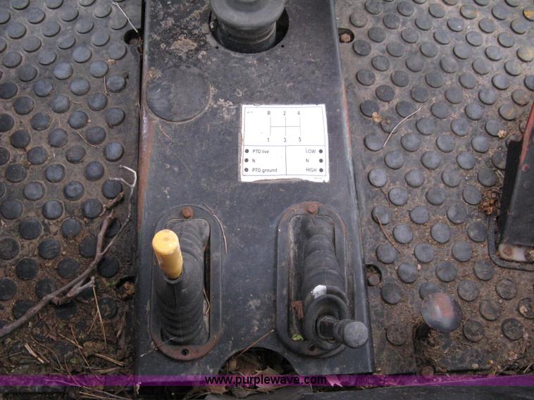 image for item 8114 Zetor 4320 tractor with loader