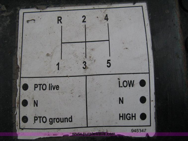 image for item 8114 Zetor 4320 tractor with loader