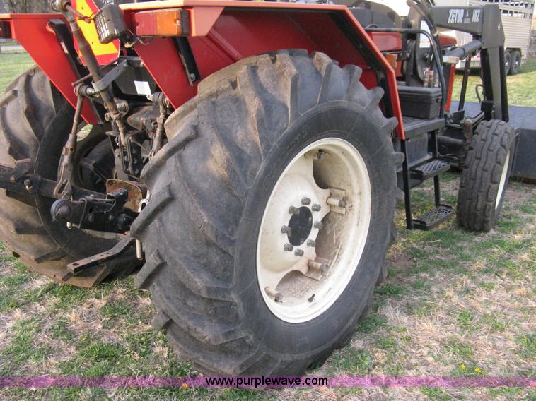 image for item 8114 Zetor 4320 tractor with loader