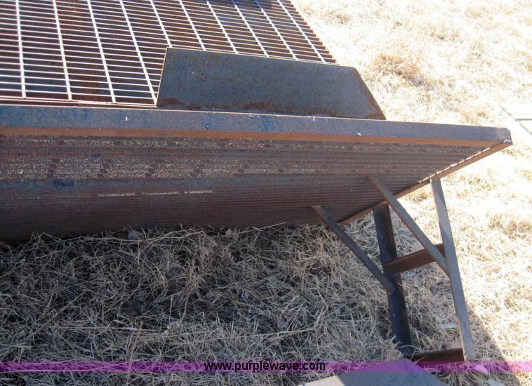 image for item 1963 (4) load racks