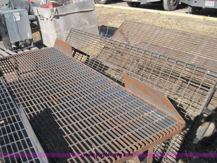 image for item 1963 (4) load racks