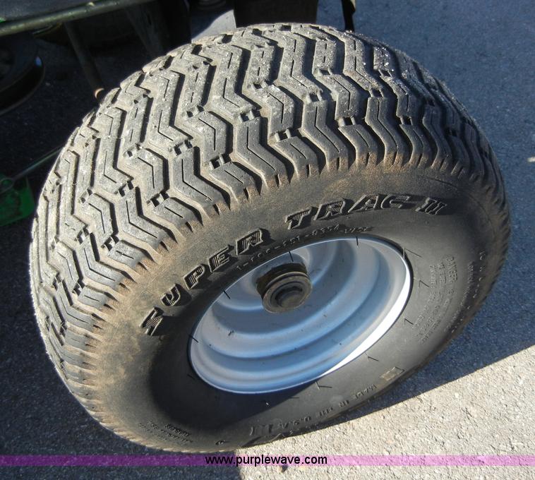 image for item 2282 John Deere Sabre 1646 riding mower