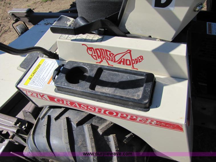 image for item 3539 2006 Grasshopper 727K zero turn 61" riding mower