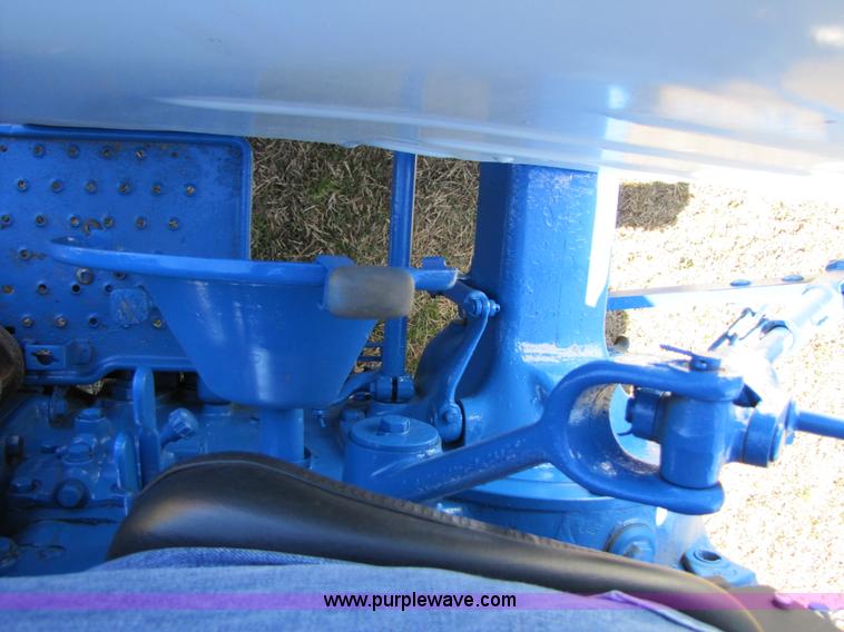 image for item 3540 1972 Ford 3000 tractor