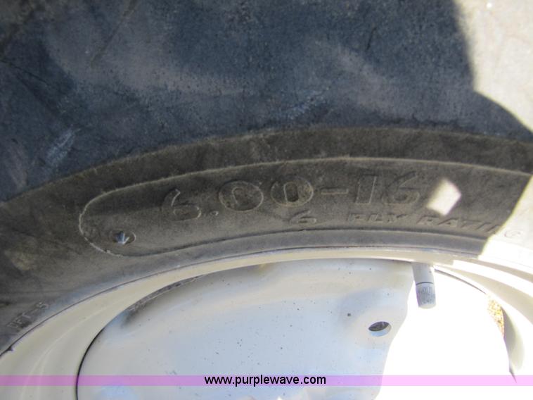 image for item 3540 1972 Ford 3000 tractor