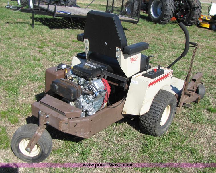 image for item 3541 1997 Grasshopper 616 zero turn 44" riding mower