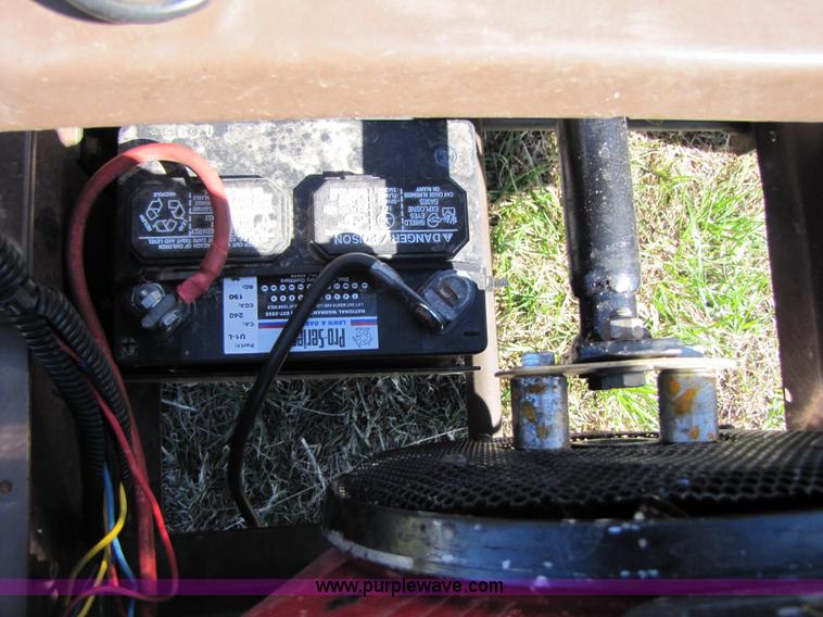 image for item 3541 1997 Grasshopper 616 zero turn 44" riding mower