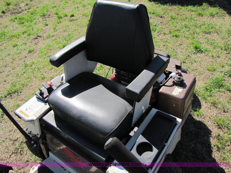 image for item 3541 1997 Grasshopper 616 zero turn 44" riding mower