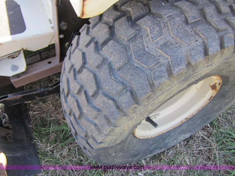 image for item 3541 1997 Grasshopper 616 zero turn 44" riding mower