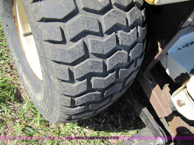 image for item 3541 1997 Grasshopper 616 zero turn 44" riding mower