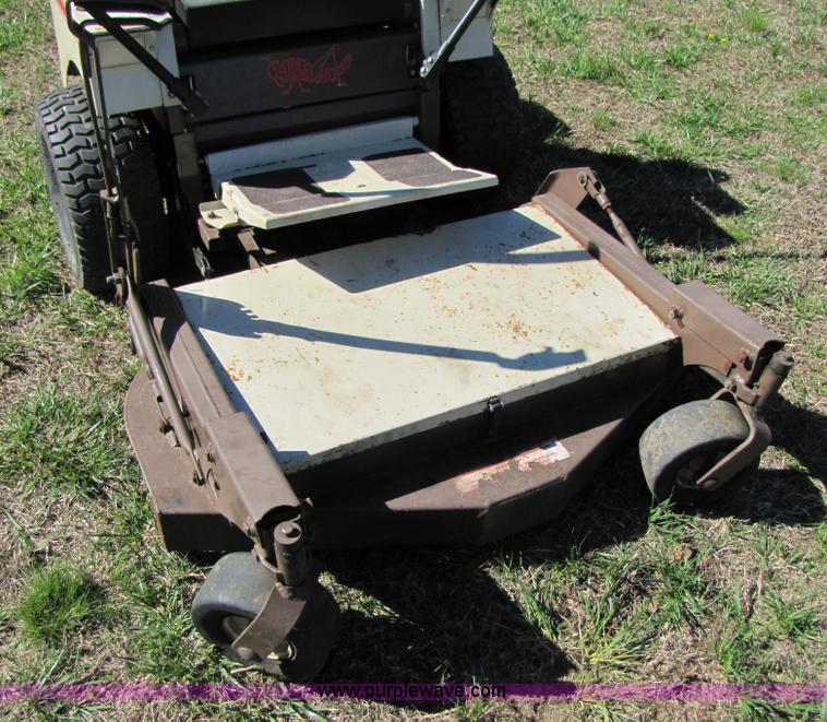 image for item 3541 1997 Grasshopper 616 zero turn 44" riding mower