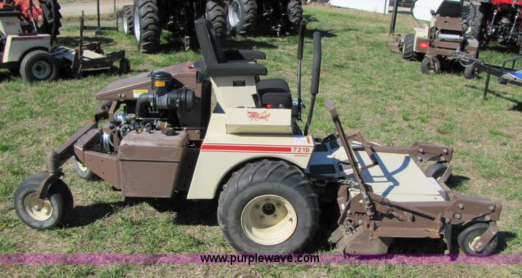 image for item 3542 2003 Grasshopper 721D zero turn 52" riding mower