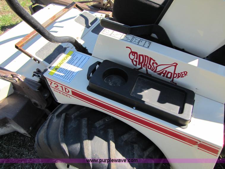 image for item 3542 2003 Grasshopper 721D zero turn 52" riding mower