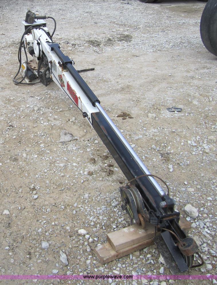 image for item 3813 2000 IMT 1014 auto crane