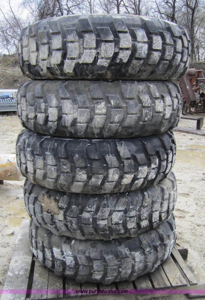 image for item 3814 (5) Michelin 12.5R20 XL tires