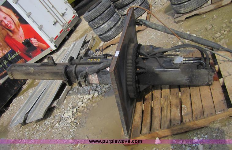 image for item 3823 Rotating hydraulic two stage lift