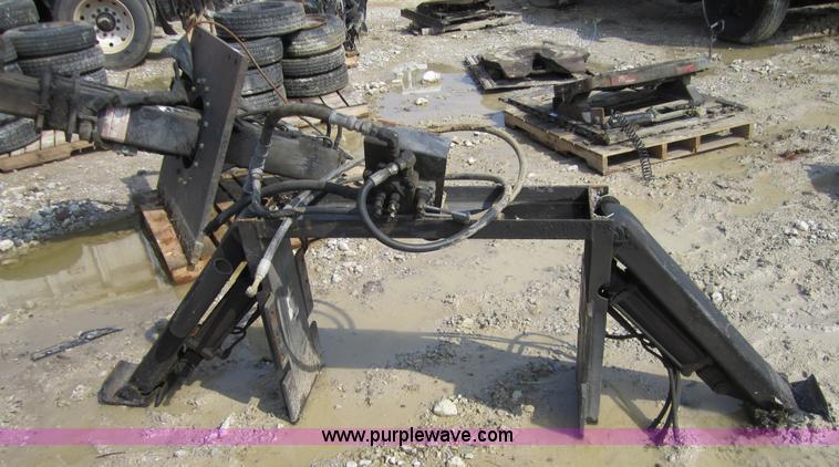 image for item 3823 Rotating hydraulic two stage lift