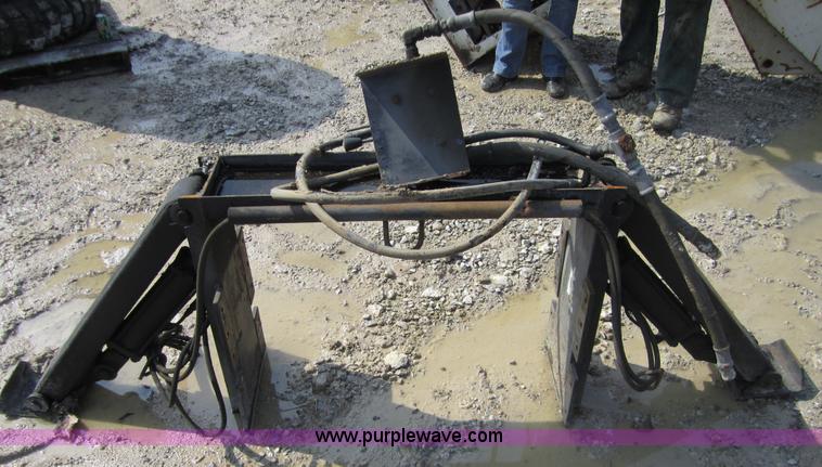 image for item 3823 Rotating hydraulic two stage lift