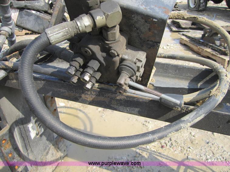 image for item 3823 Rotating hydraulic two stage lift