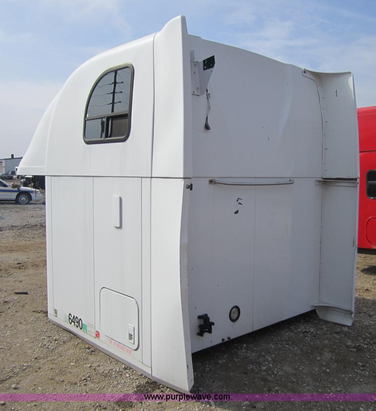 image for item 3827 2001 Mack 75" double bunk sleeper