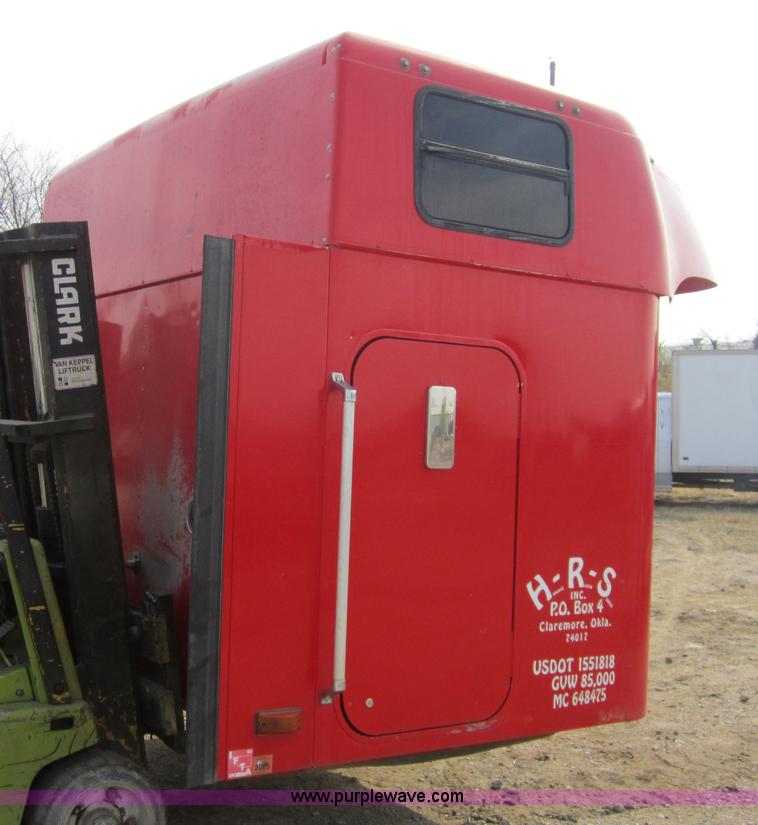 image for item 3828 1999 International 60" double bunk sleeper