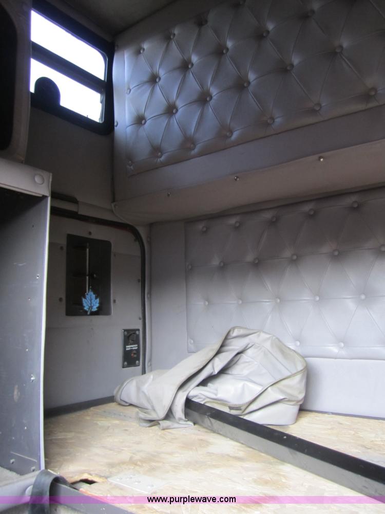 image for item 3828 1999 International 60" double bunk sleeper