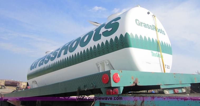 image for item 3829 Fiberglass mixer tank