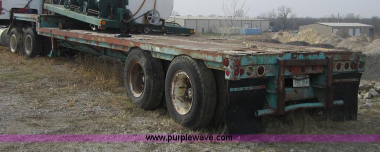 image for item 3830 1969 Freuhauf drop deck semi trailer