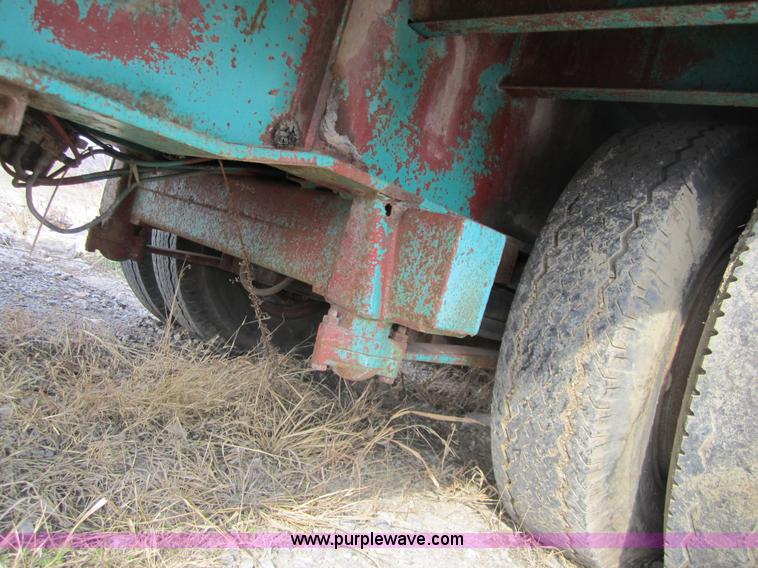 image for item 3830 1969 Freuhauf drop deck semi trailer