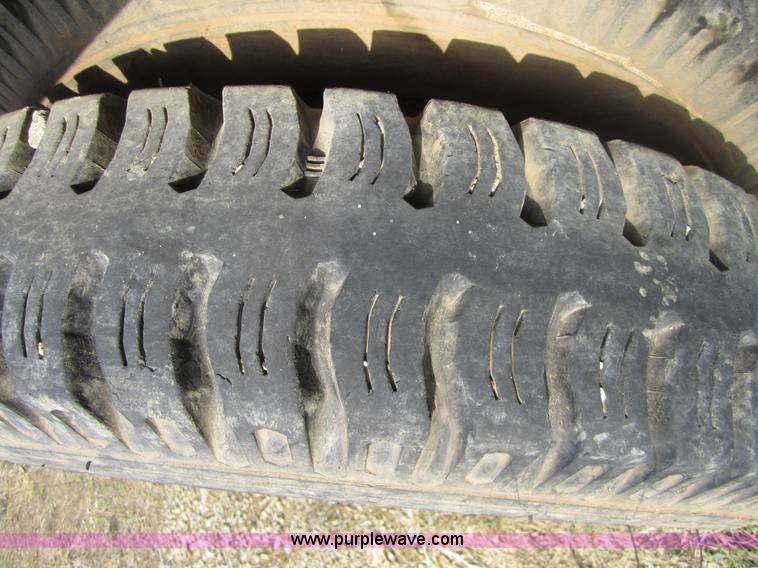 image for item 3831 1976 Chevrolet C60 dump truck