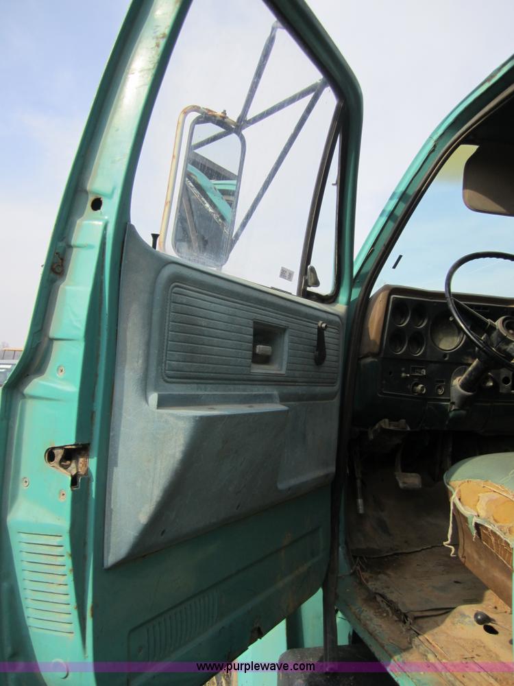 image for item 3831 1976 Chevrolet C60 dump truck