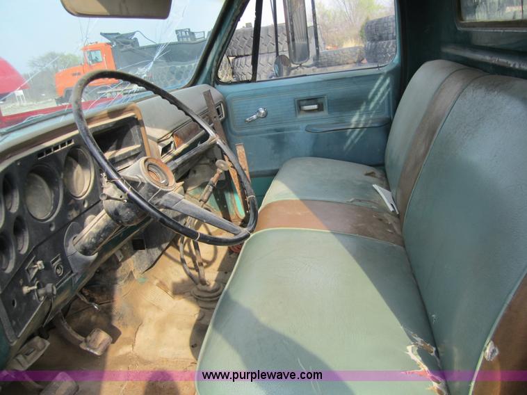 image for item 3831 1976 Chevrolet C60 dump truck