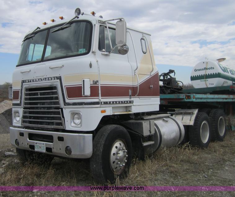 image for item 3833 1979 International COF4070B Transtar II semi truck