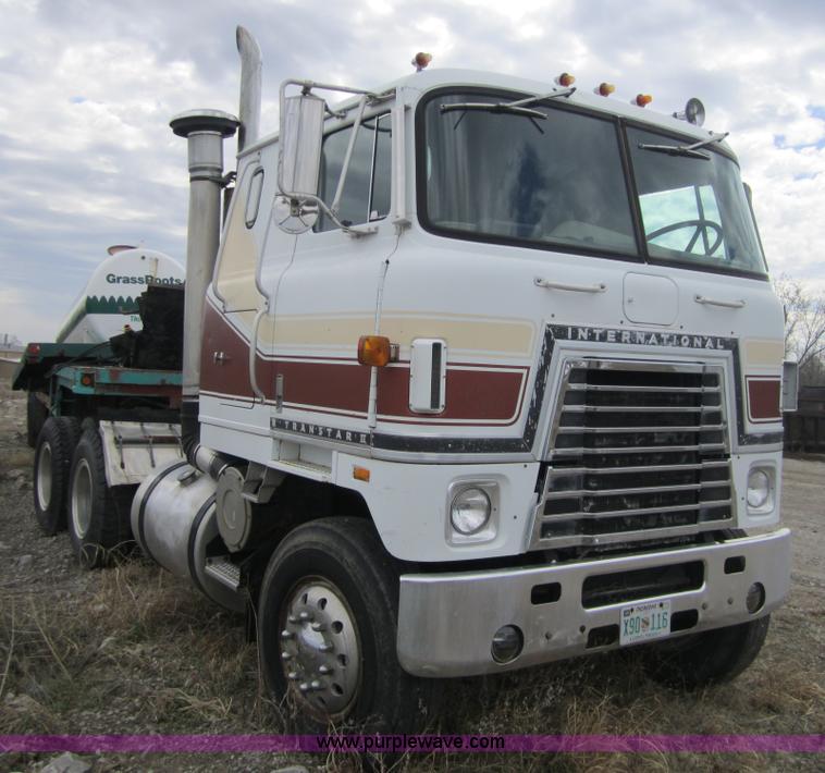 image for item 3833 1979 International COF4070B Transtar II semi truck