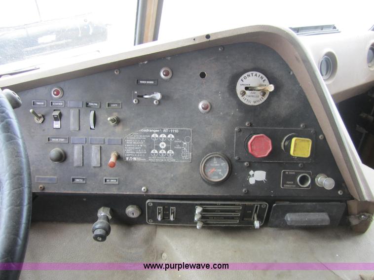 image for item 3833 1979 International COF4070B Transtar II semi truck