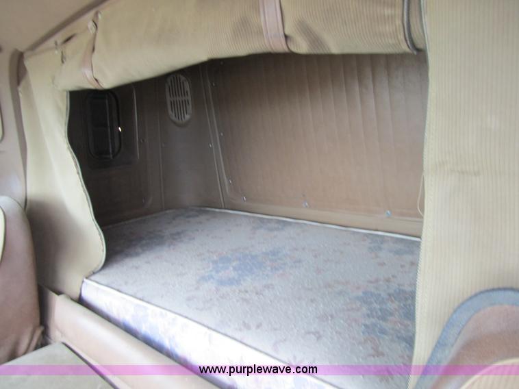 image for item 3833 1979 International COF4070B Transtar II semi truck