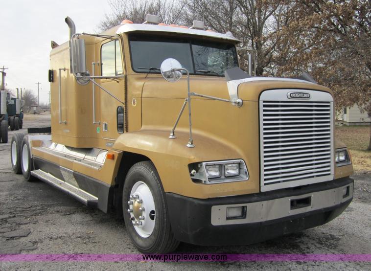image for item 4344 1993 Freightliner FLD120 semi truck