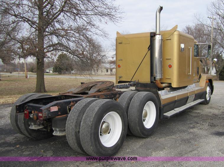 image for item 4344 1993 Freightliner FLD120 semi truck