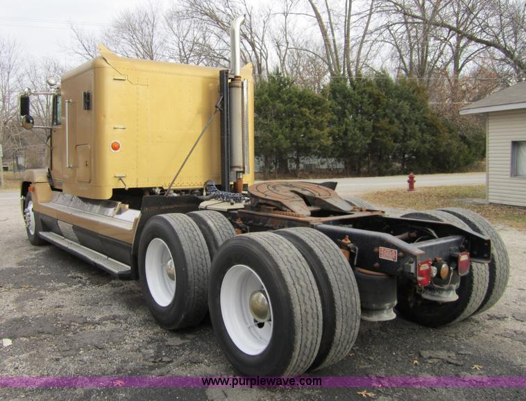 image for item 4344 1993 Freightliner FLD120 semi truck