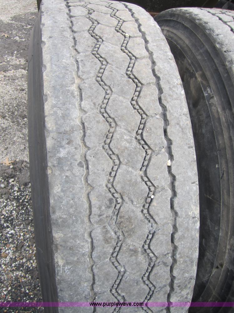 image for item 4344 1993 Freightliner FLD120 semi truck