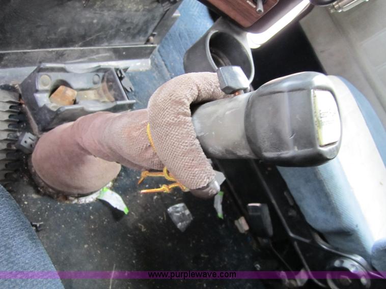 image for item 4344 1993 Freightliner FLD120 semi truck