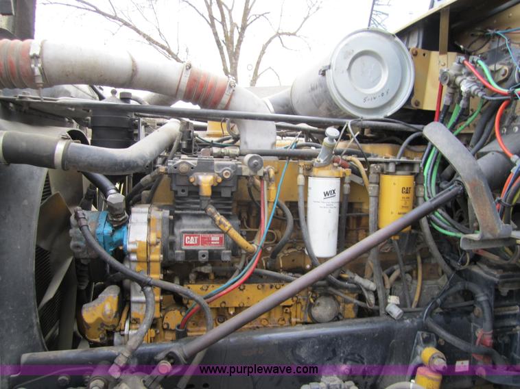 image for item 4344 1993 Freightliner FLD120 semi truck