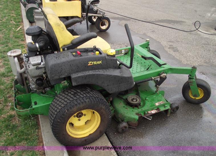 image for item 5766 John Deere 737A ZTR mower
